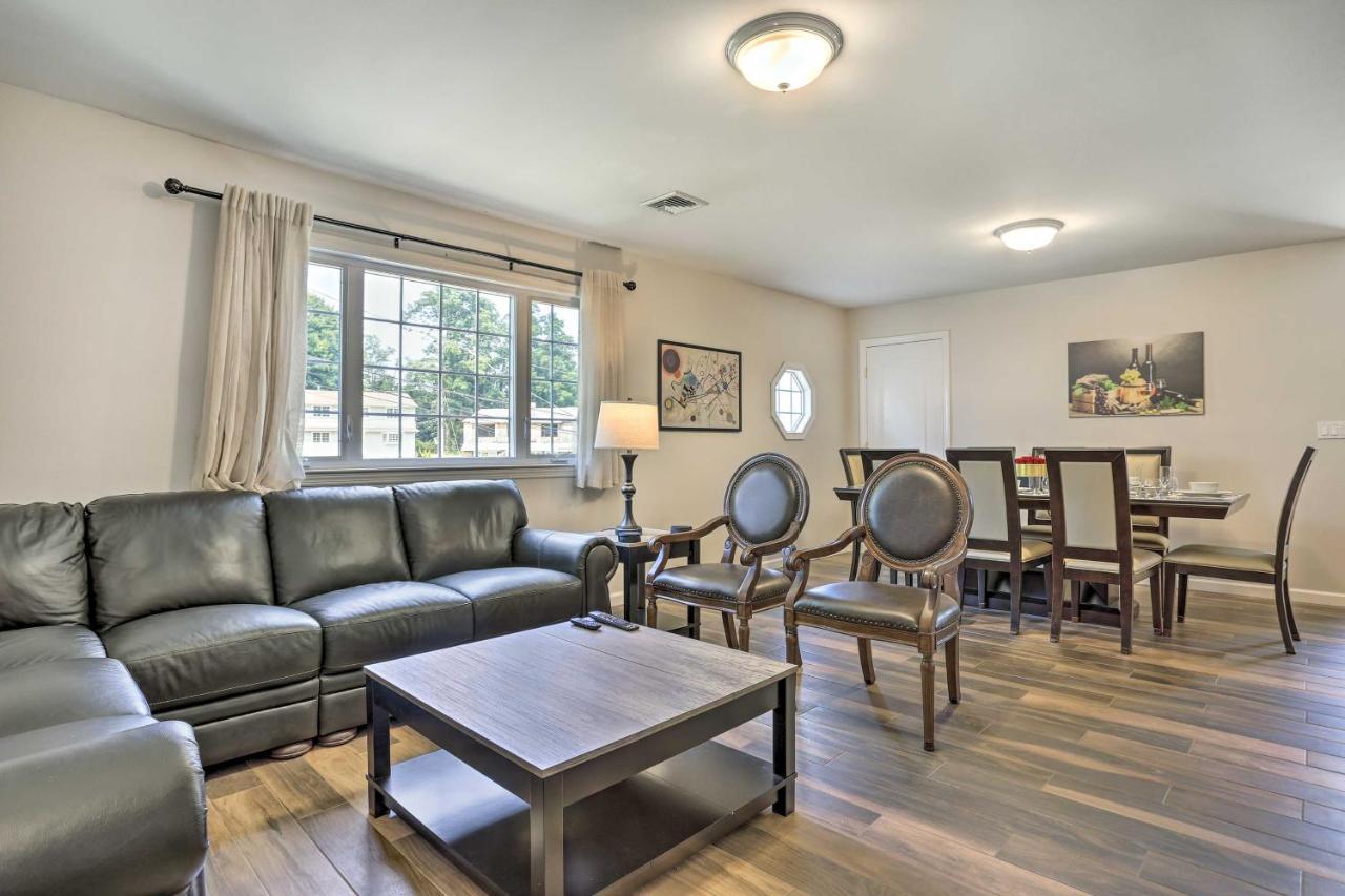 Ideally Located Glen Cove Apartment! Exterior photo