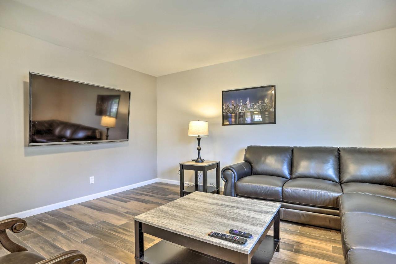 Ideally Located Glen Cove Apartment! Exterior photo