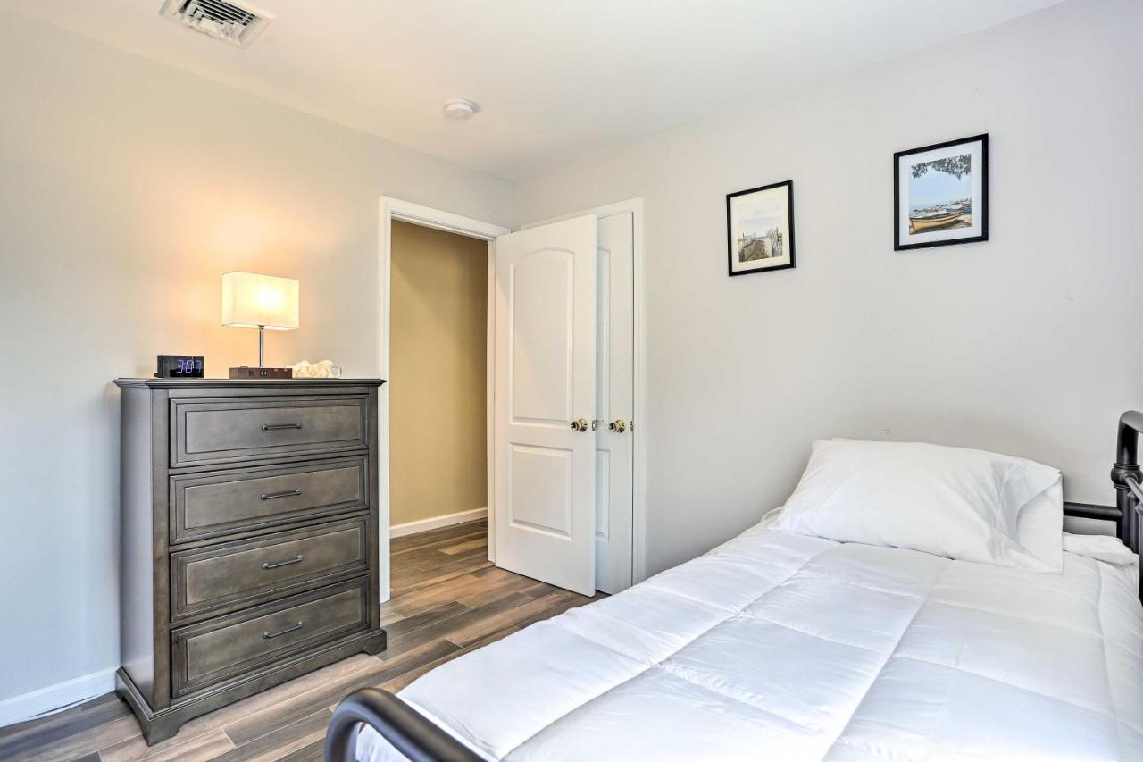 Ideally Located Glen Cove Apartment! Exterior photo